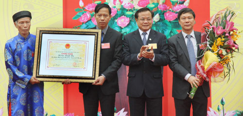 Hanoi: Binh Da Festival receives national heritage certificate